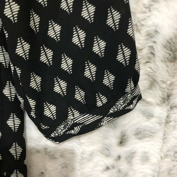 NYDJ Not Your Daughters Jeans Womens Tunic Top Black/White v-neck Tie XS - Picture 5 of 11